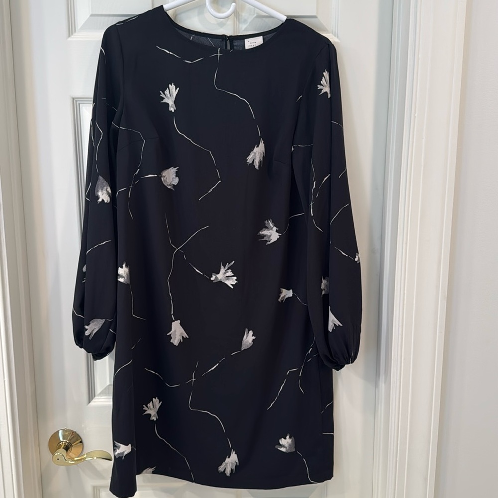 Long sleeve black dress with elastic wrists